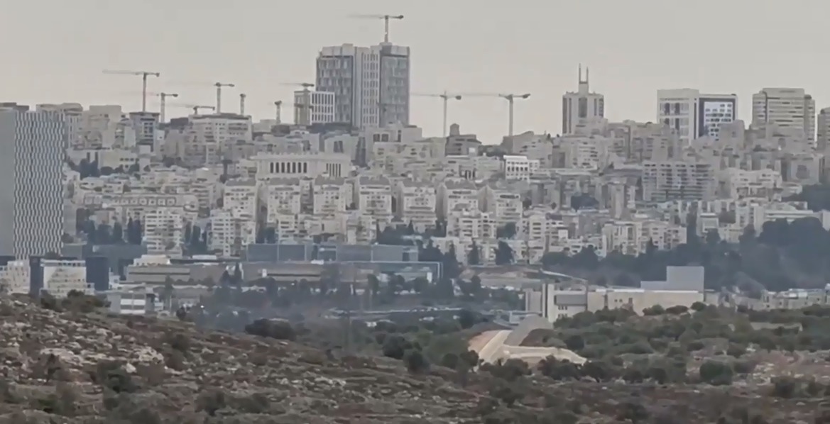 В Иерусалиме звучит воздушная тревога в связи с продолжающимися атаками ХАМАСА